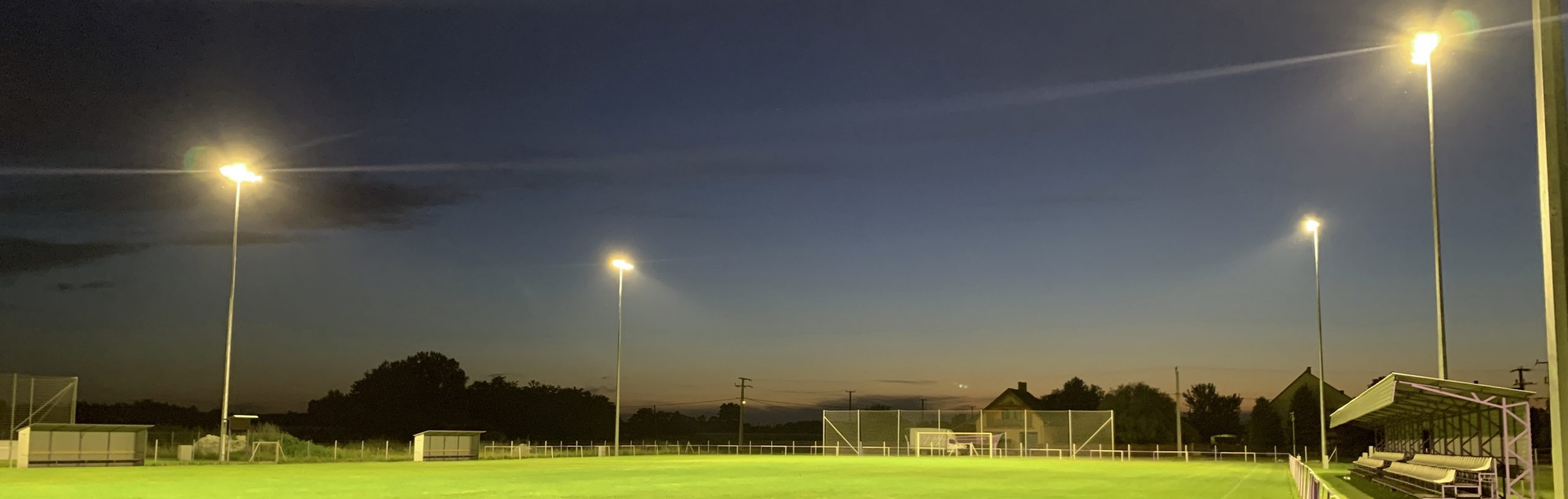 FC Tiszaújváros – nagypálya 350lux világítási rendszerrel